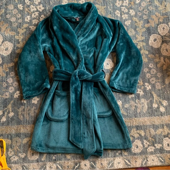 Victoria's Secret Intimates & Sleepwear Plush Bathrobe Poshmark